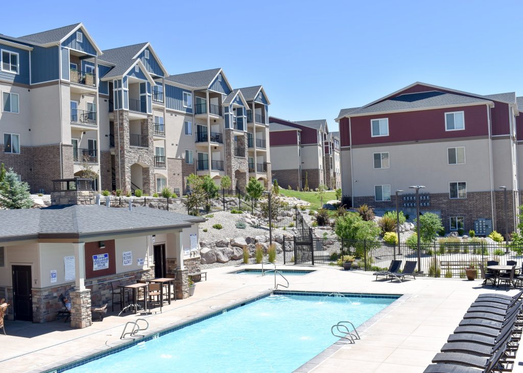 Lehi apartment pool