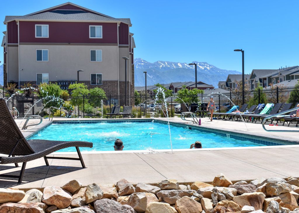 Lehi apartment pool