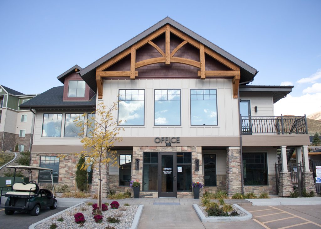 Traverse Mountain apartments leasing office